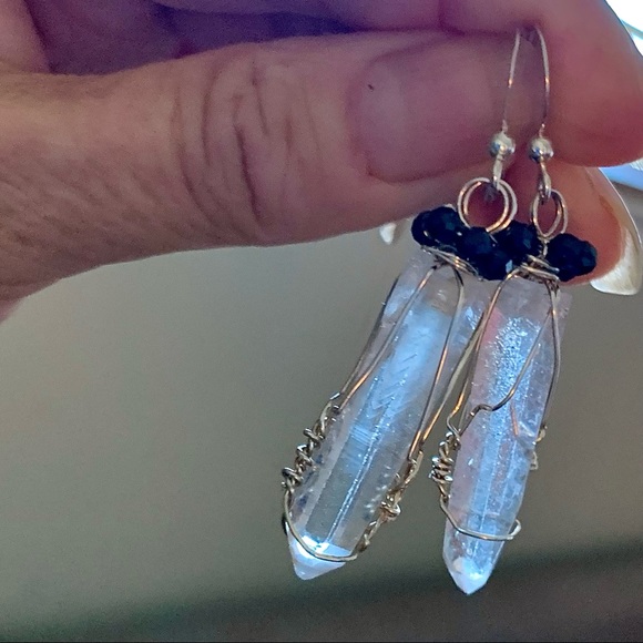 Quartz Crystal Earrings & Black Spinel beads - Picture 2 of 11